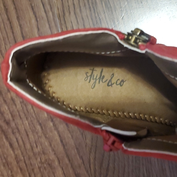 Red booties - Picture 2 of 3